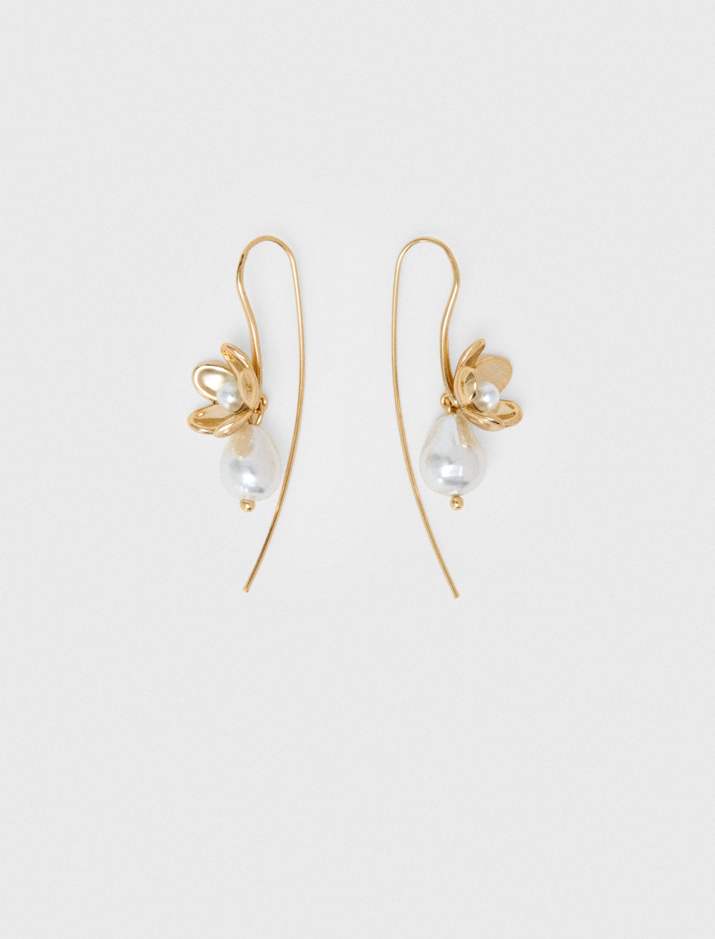 Fine flower earrings Gold