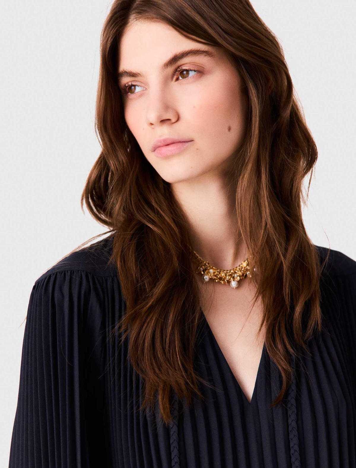 Asymmetric wide chain necklace Gold
