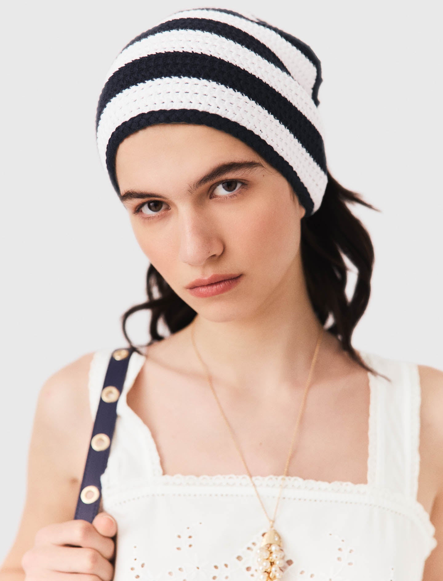 Striped knit triangle White/Navy
