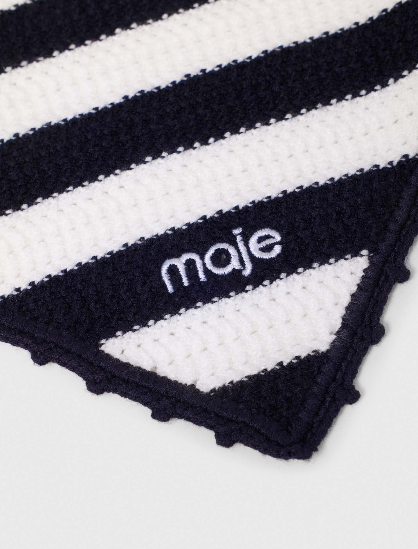 Striped knit triangle White/Navy