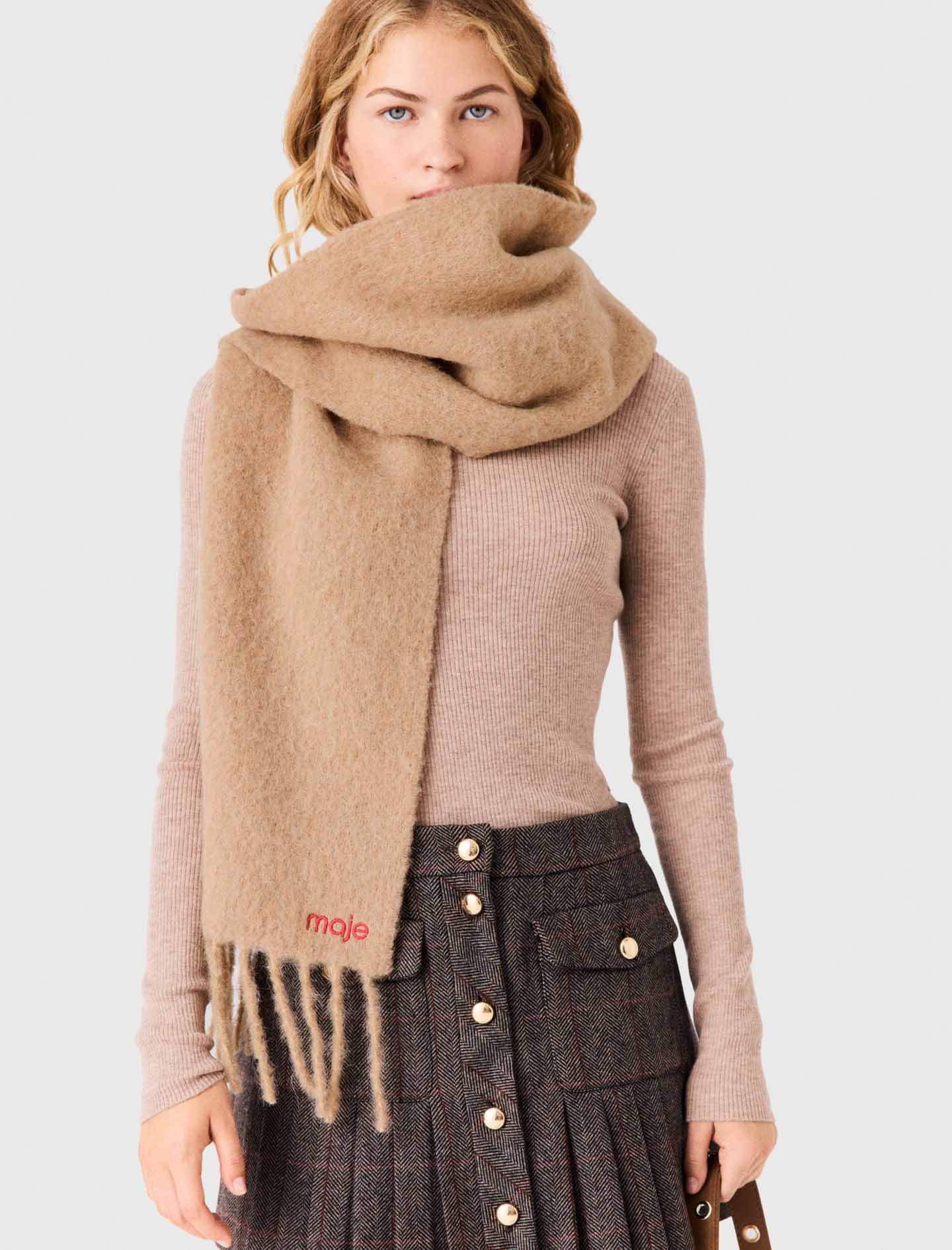 Wool and alpaca blend scarf Camel