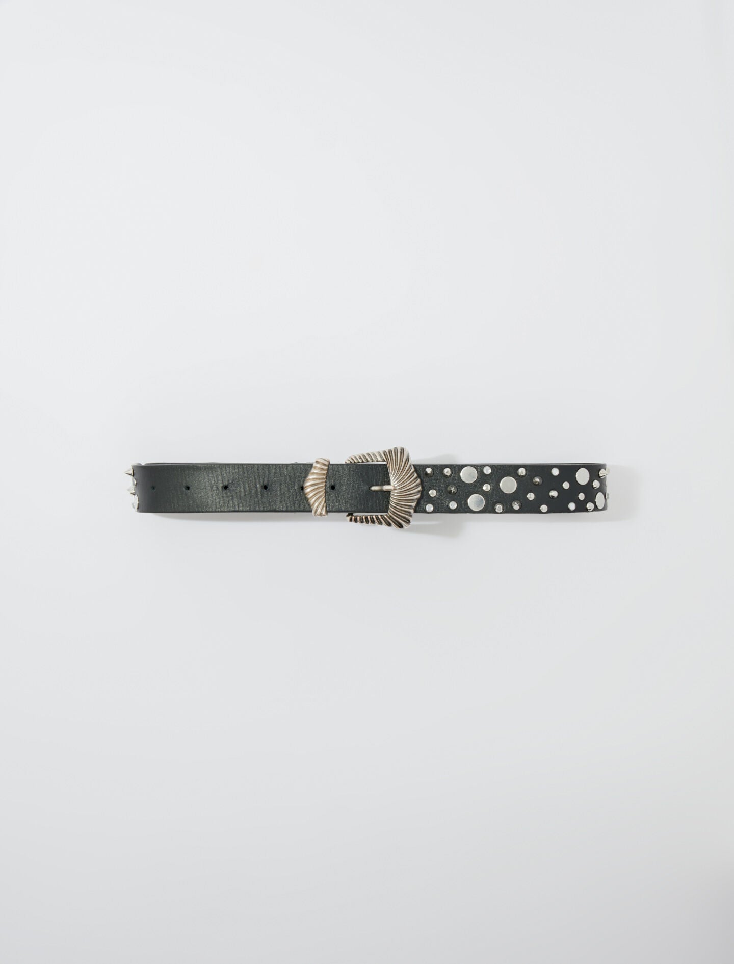 Black-featured-studded belt