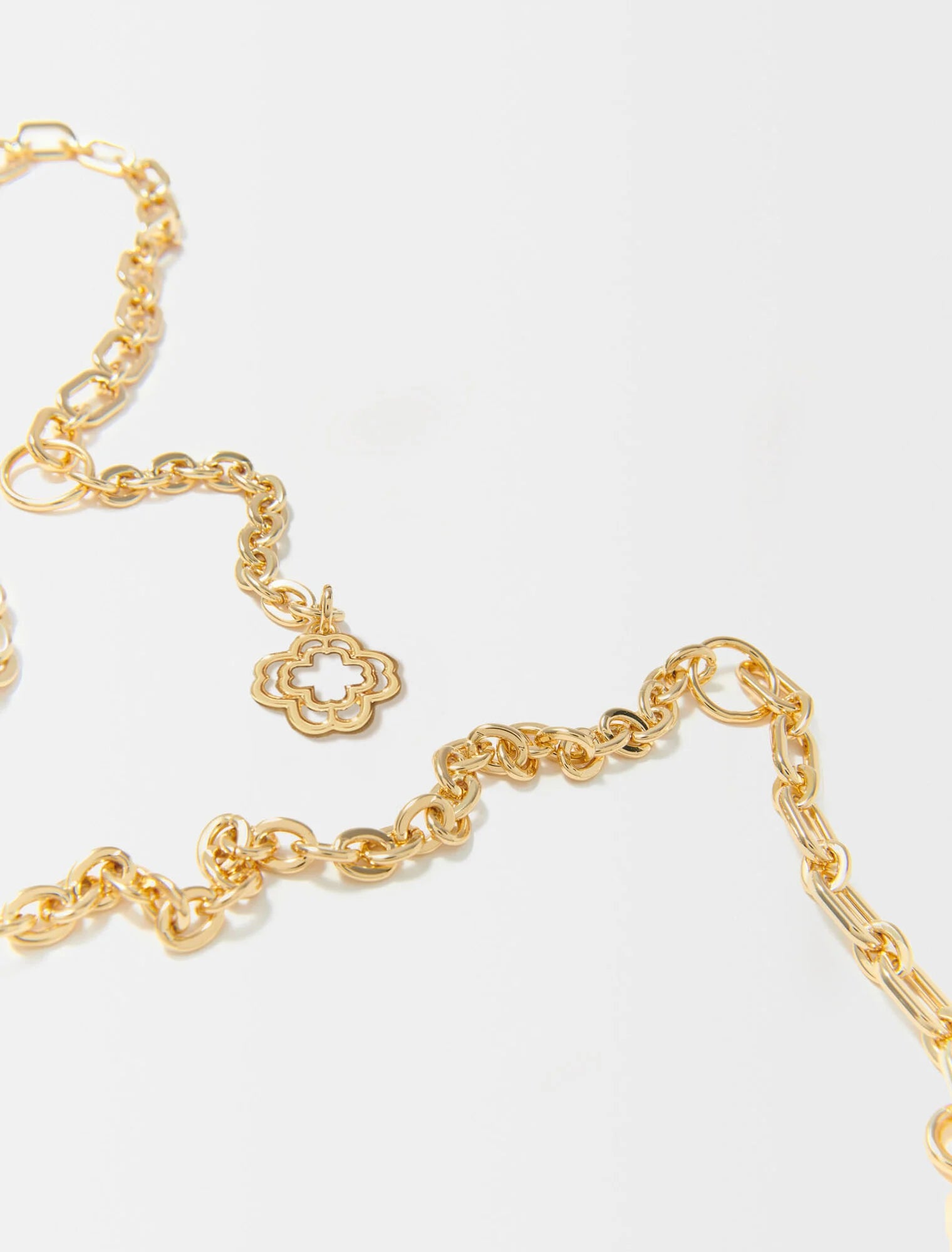 Gold-Clover logo chain belt
