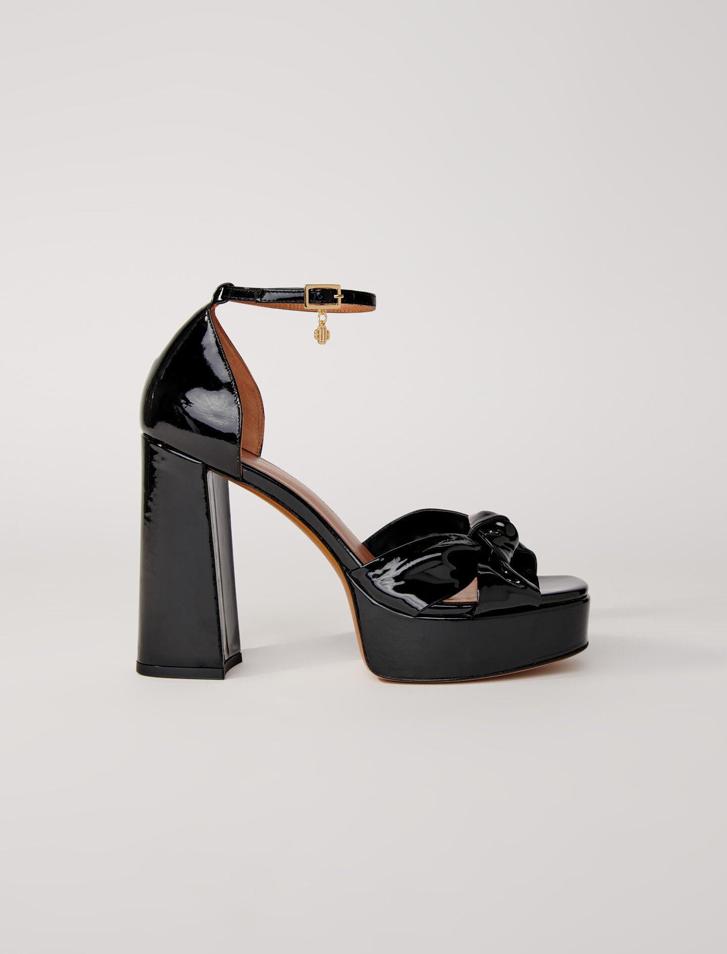 Black-featured-leather platform sandals