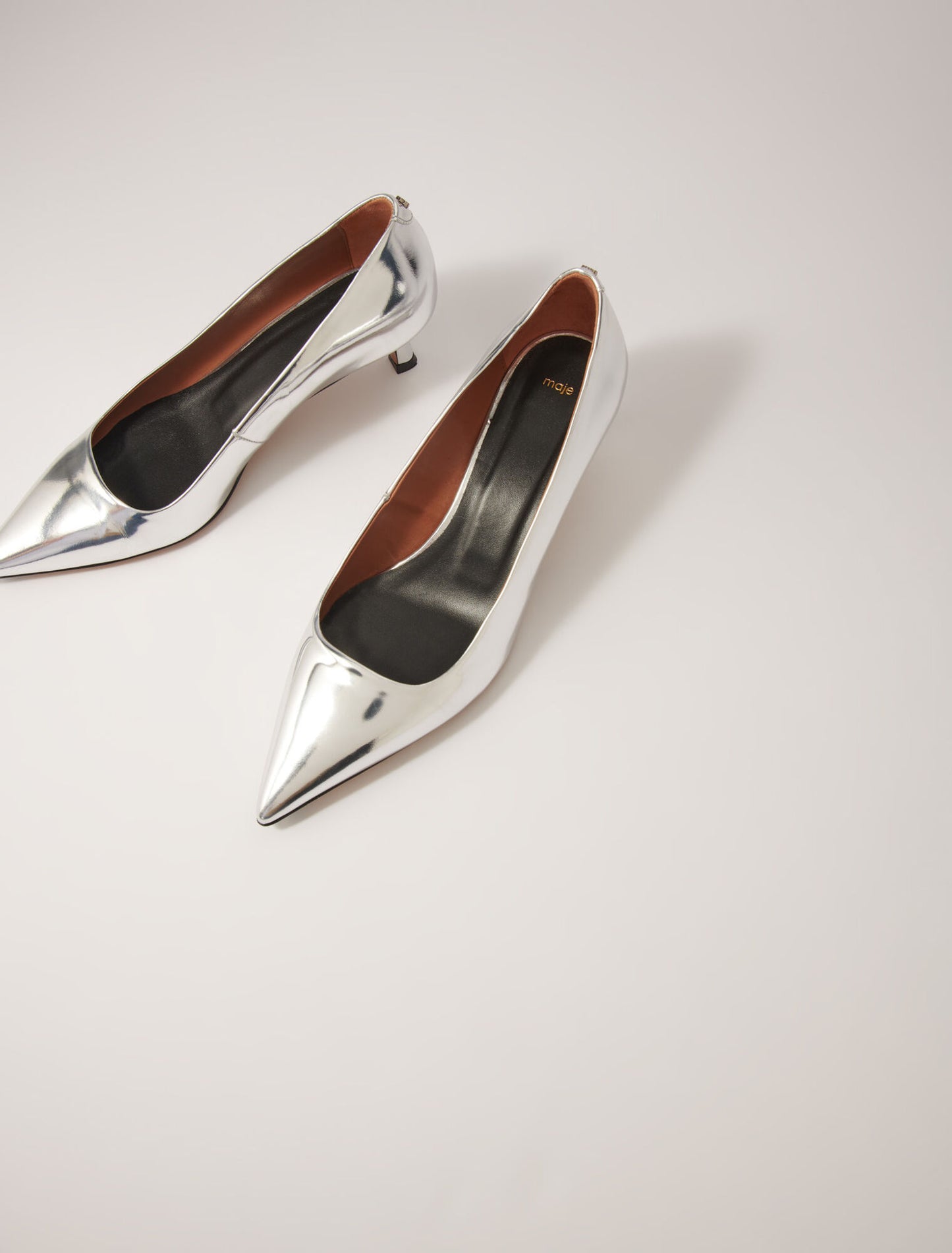 Silver   Pointed mirrored leather pumps