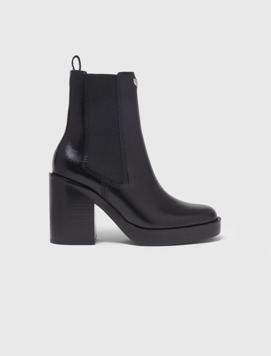 Heeled Leather Chelsea Boots BLACK