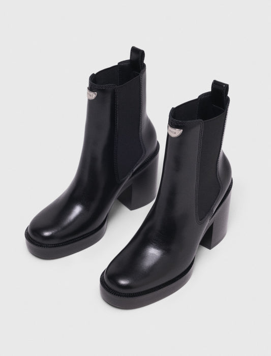 Heeled Leather Chelsea Boots BLACK