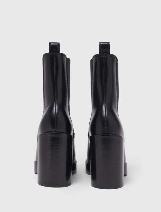 Heeled Leather Chelsea Boots BLACK