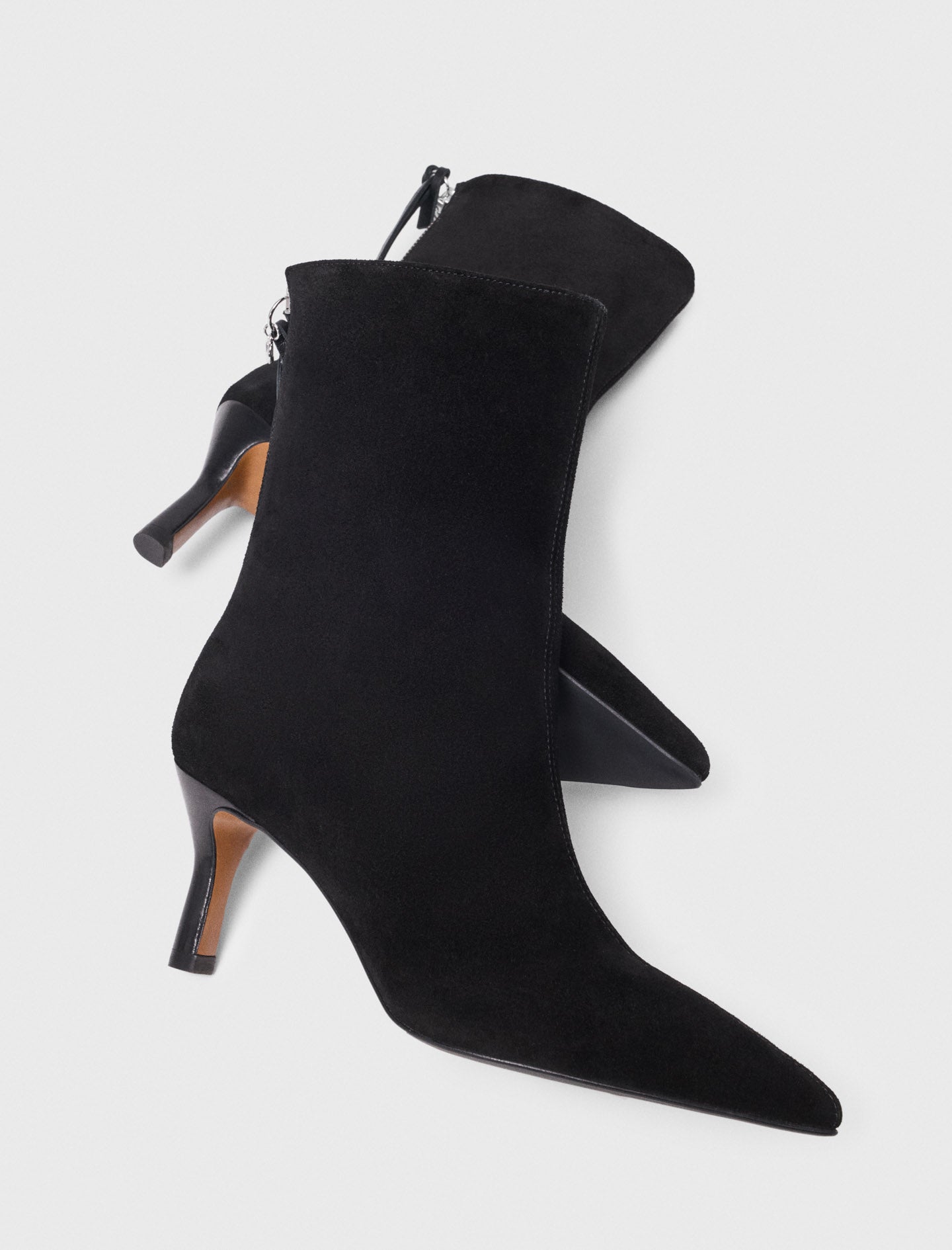 Pointed-toe suede ankle boots Black