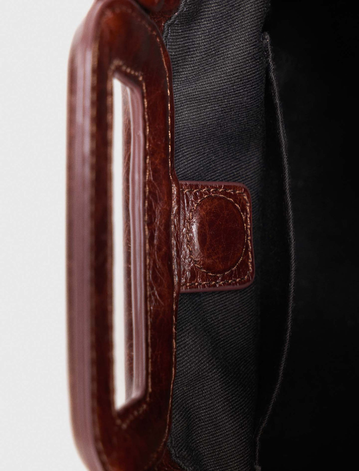 Crackled leather Milpli pouch Dark Brown