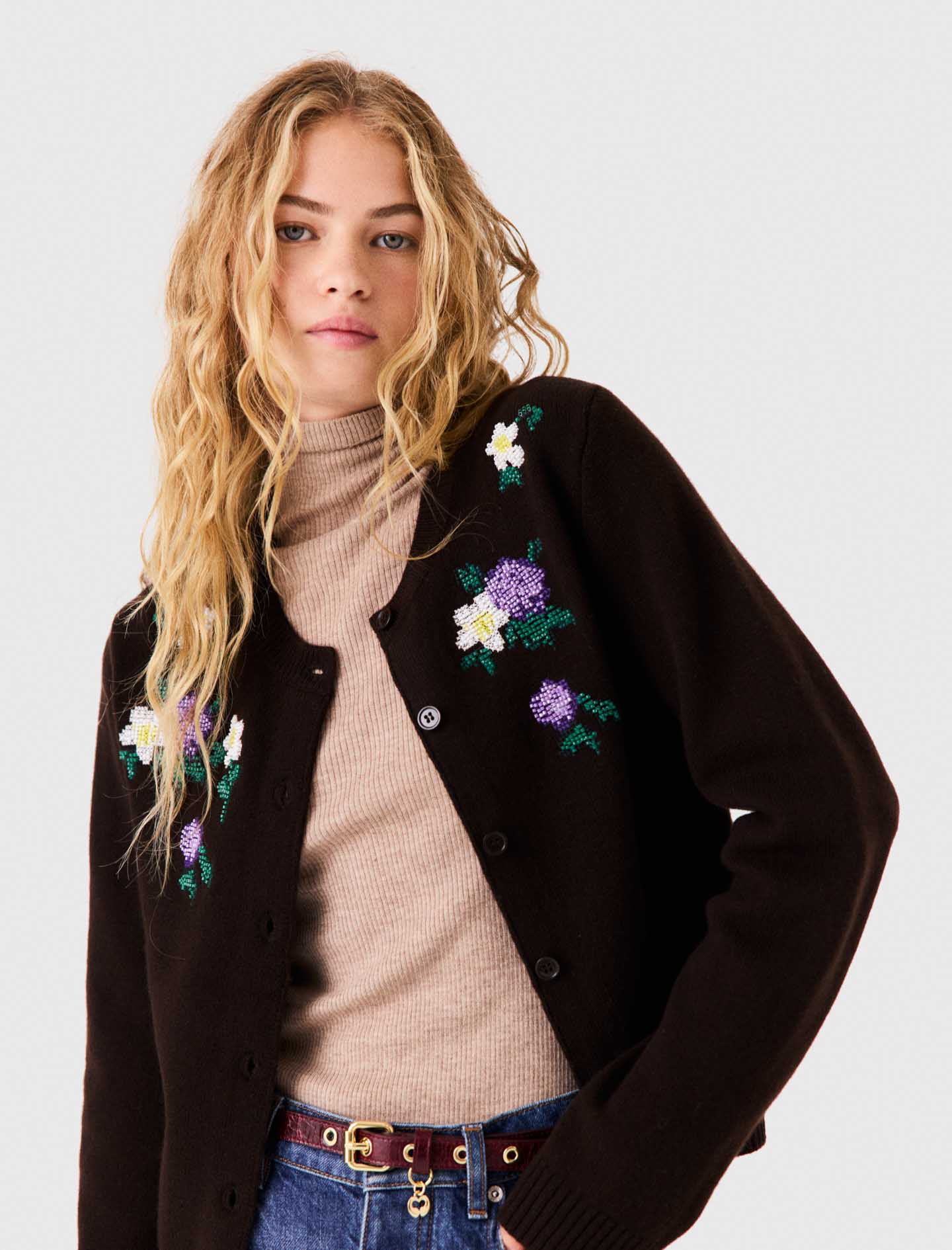 Cardigan with floral embroidery Brown