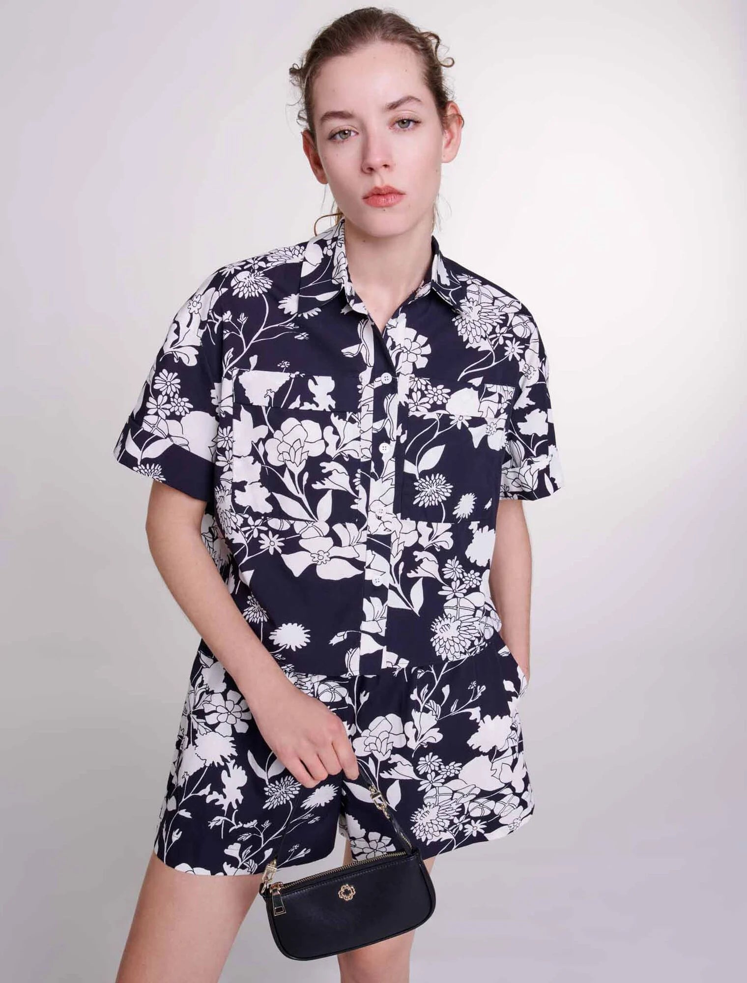 Print Ecru Black Floral-Patterned cropped shirt