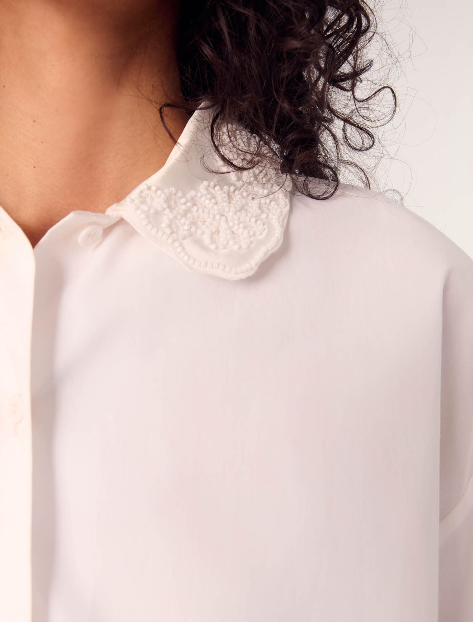 White-Short shirt with embroidered collar