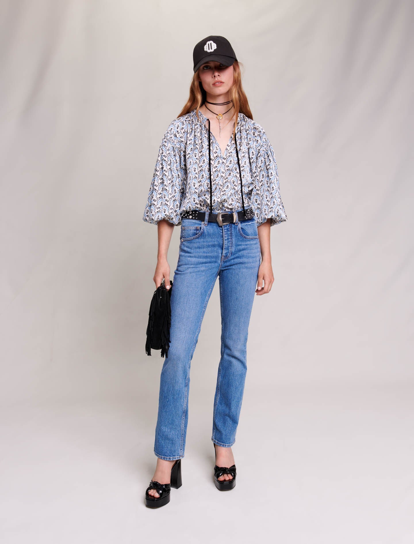 Blue-featured-straight jeans