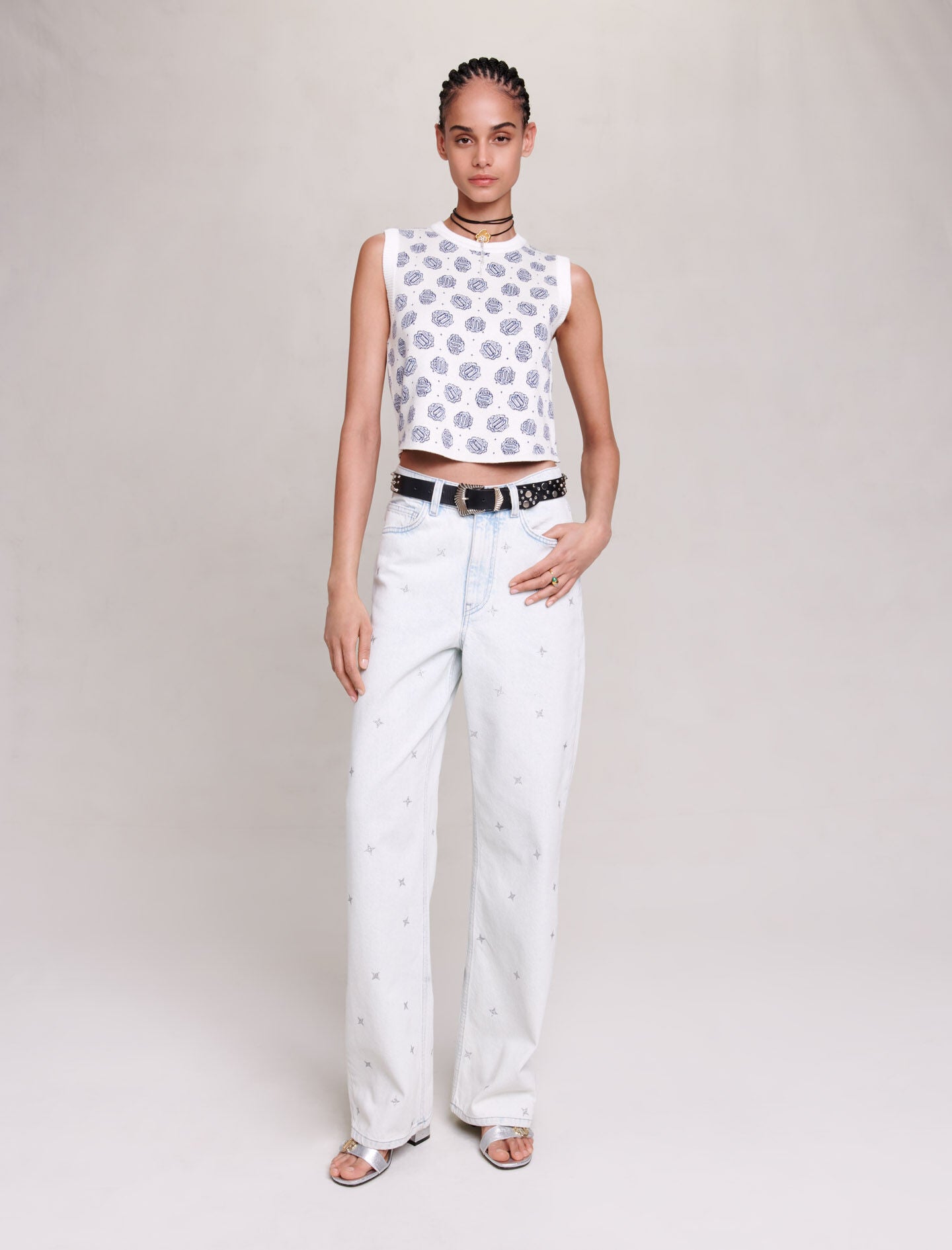 Blue-featured-loose-fitting jeans with rhinestones