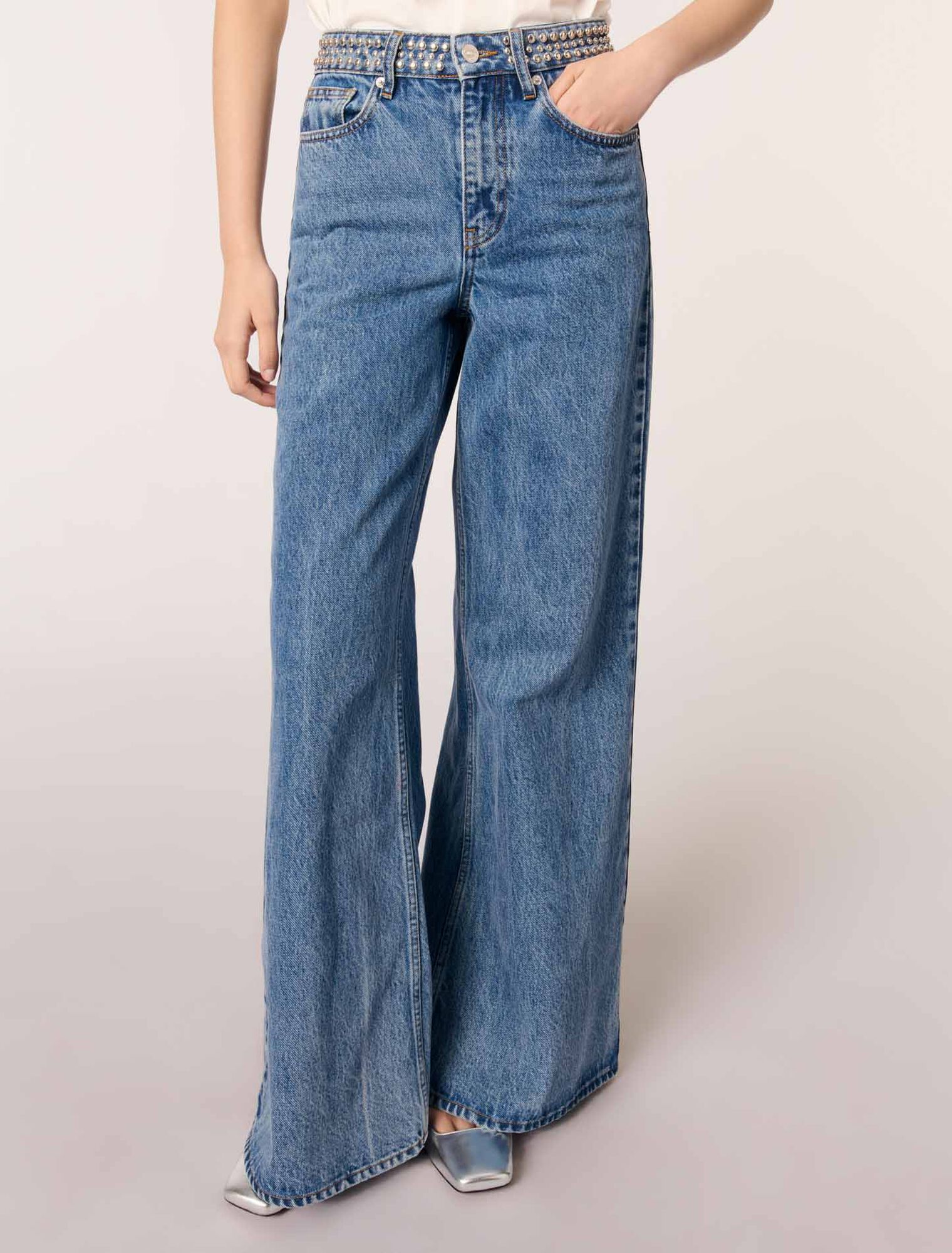 Blue Jean-Flares jeans with studded waistband