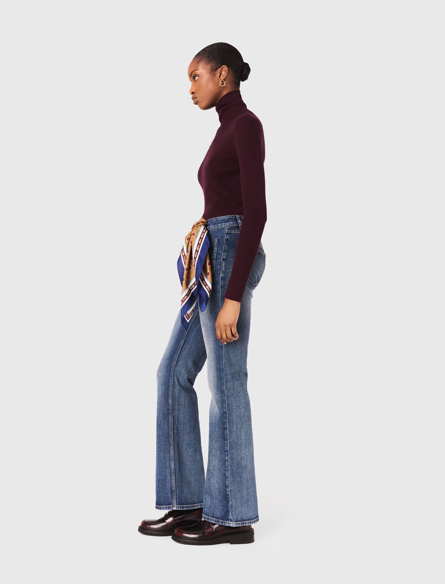 Bootcut jeans with zip pockets