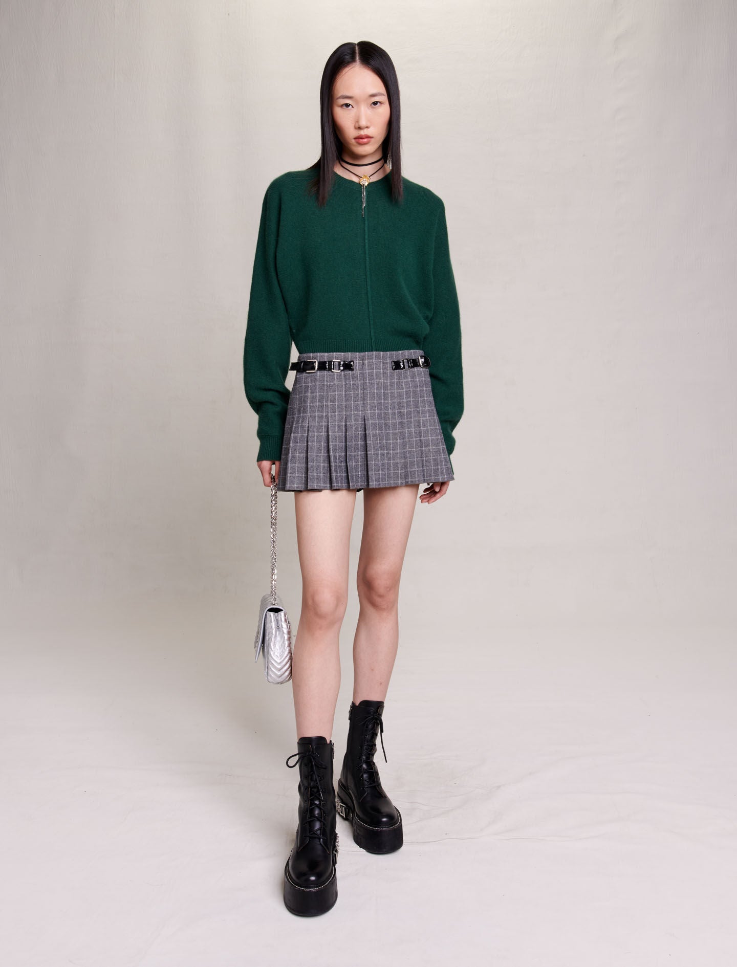 Grey-featured-short pleated skirt