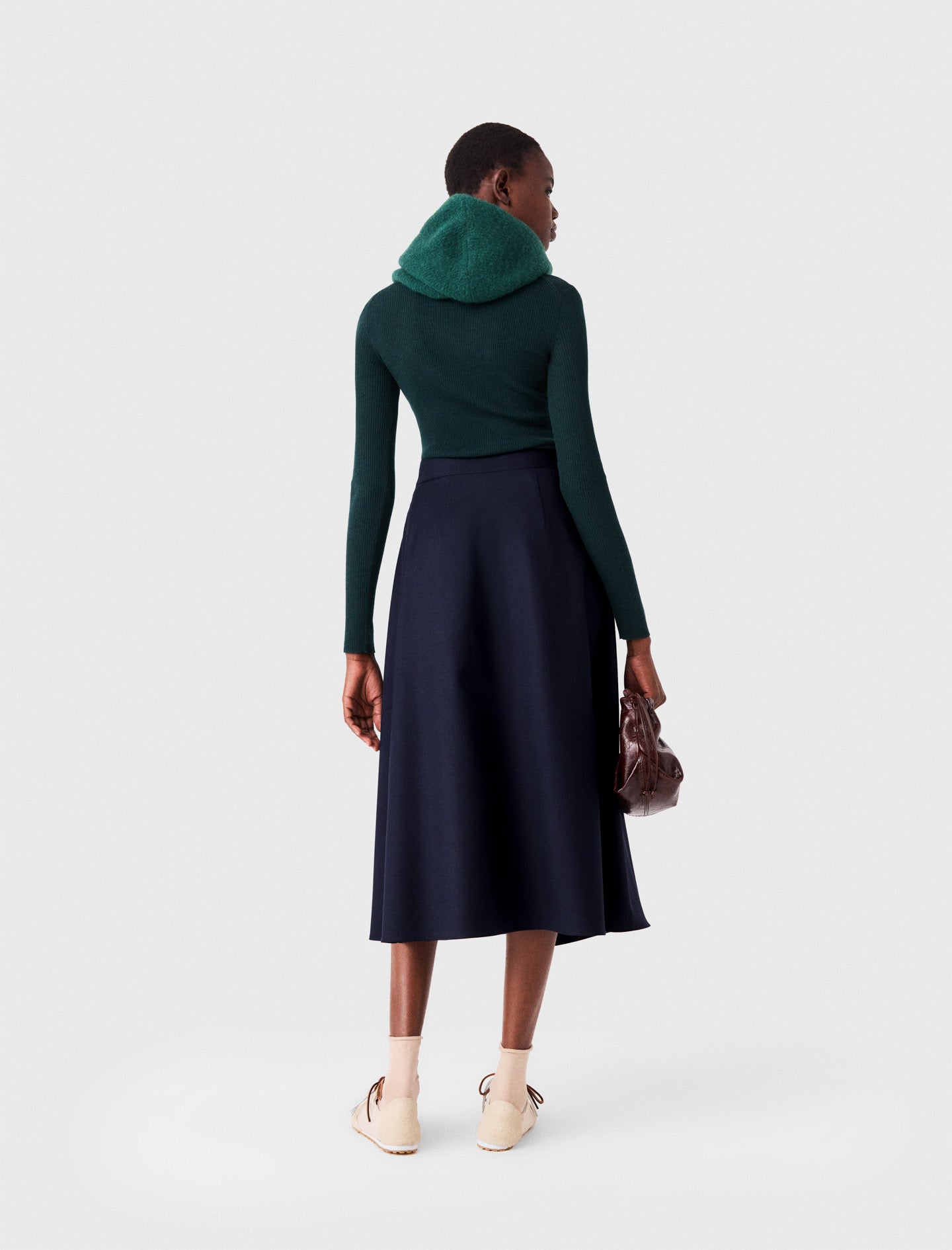 Long pleated skirt with buckle Navy