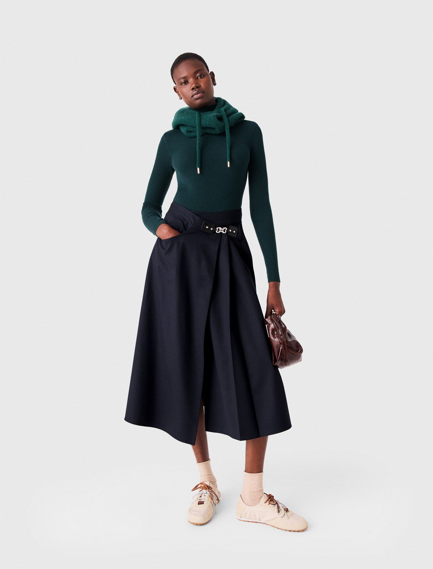 Long pleated skirt with buckle Navy