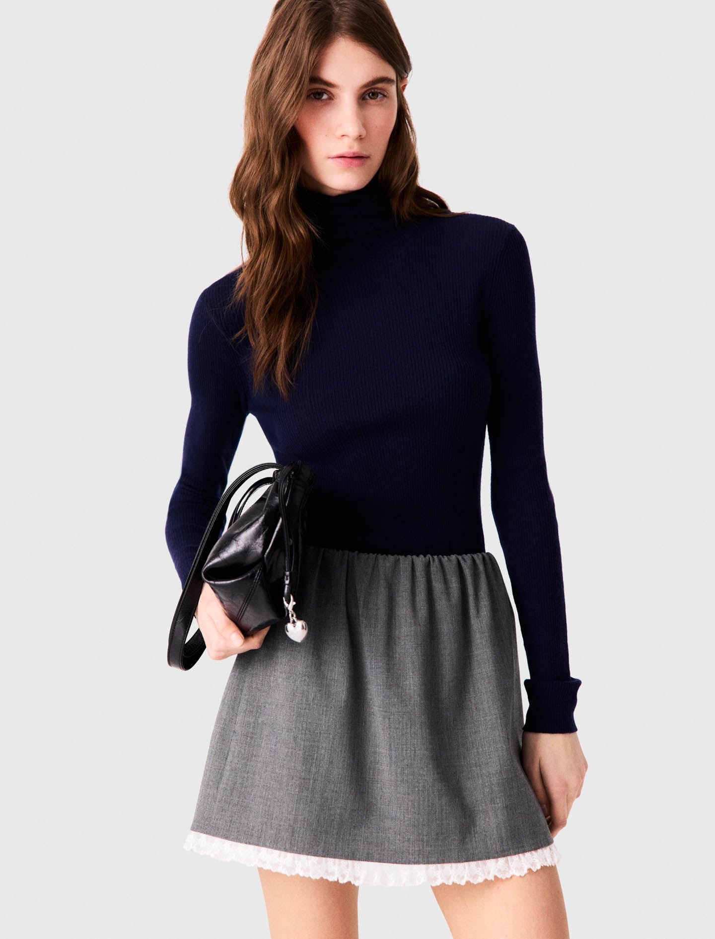 Short skirt with lace trim Grey