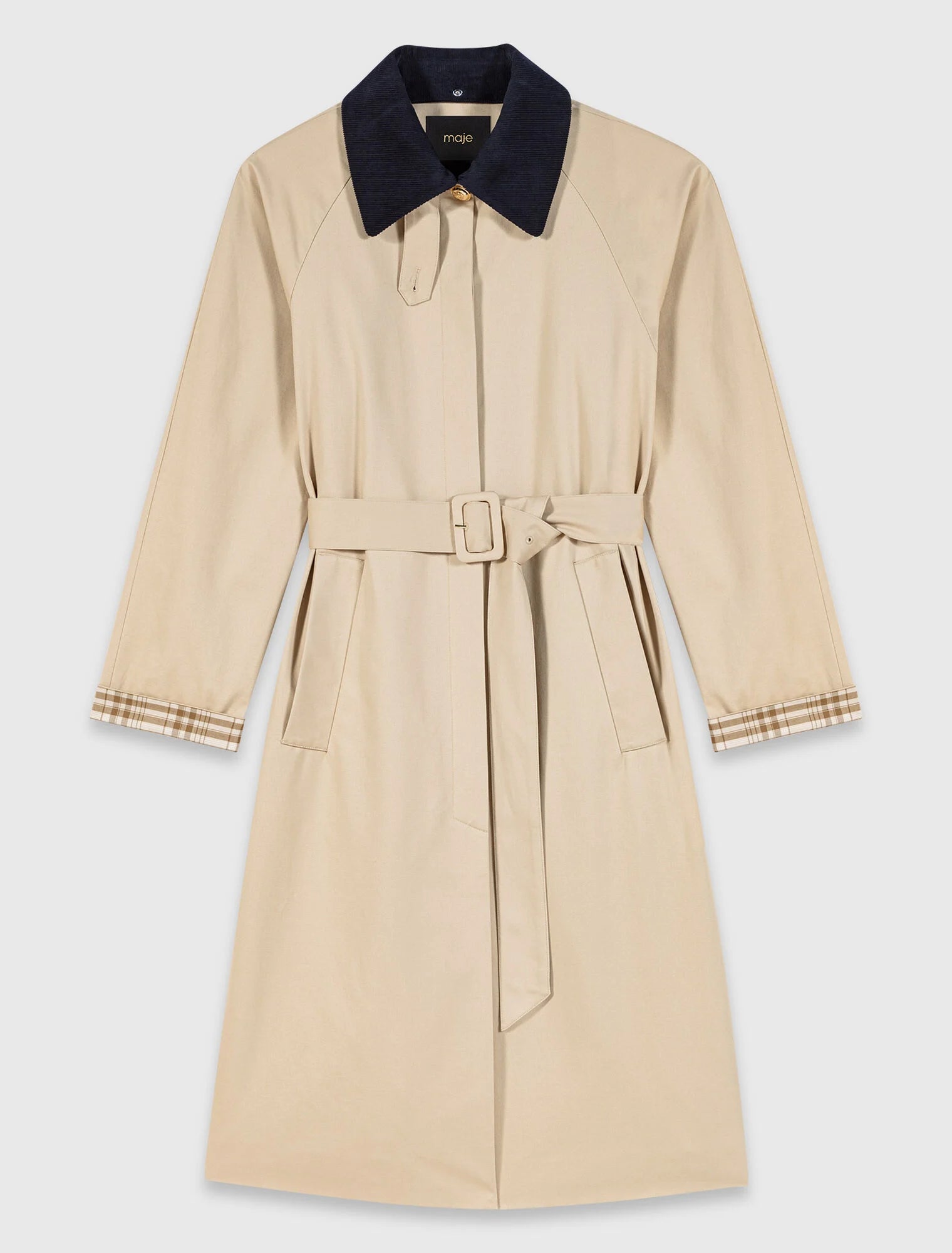 Contrast sleeve and collar trench