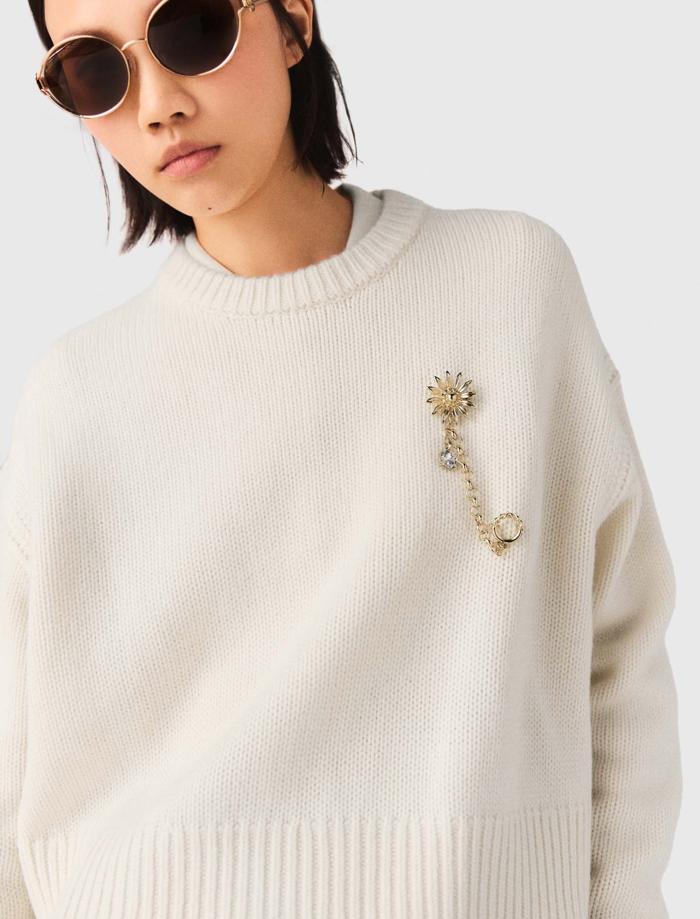 Jumper With Floral Brooch ECRU
