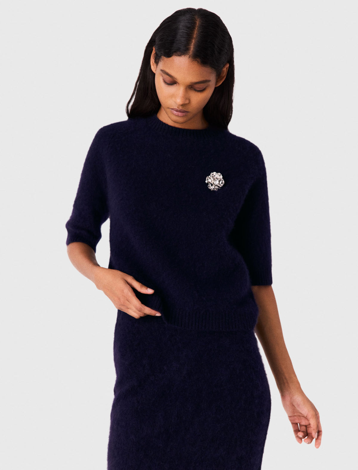 Jumper with floral brooch Navy