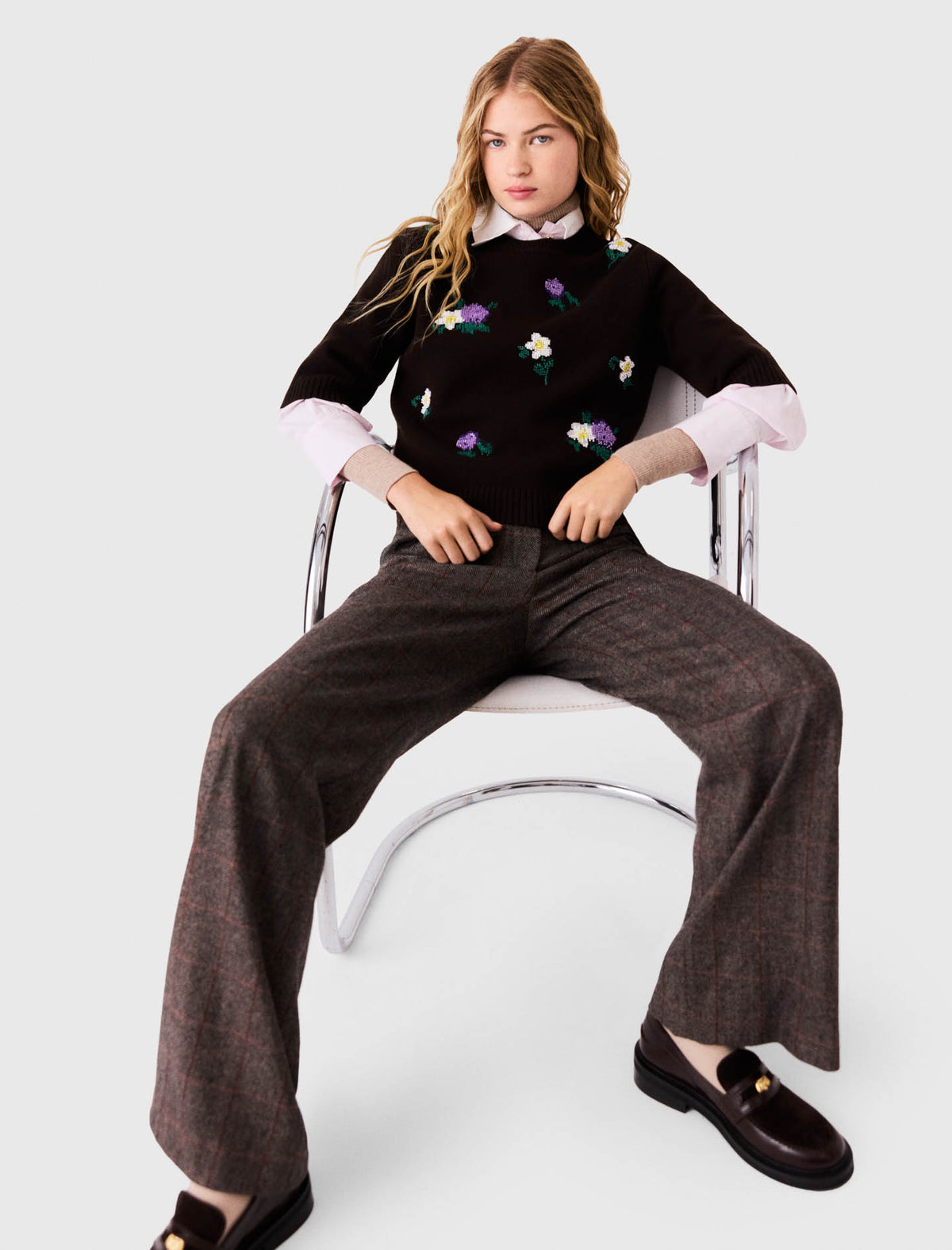 Jumper with floral embroidery Brown