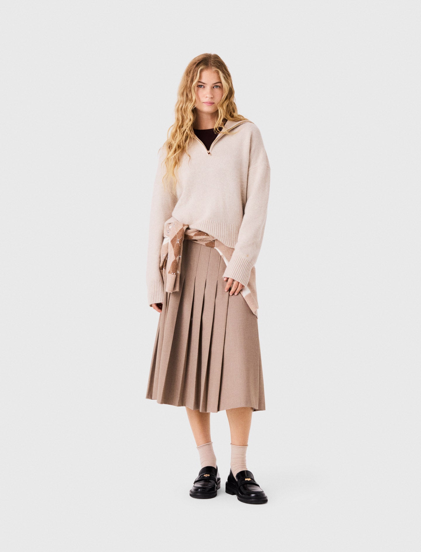 Cashmere jumper with zipped collar Beige