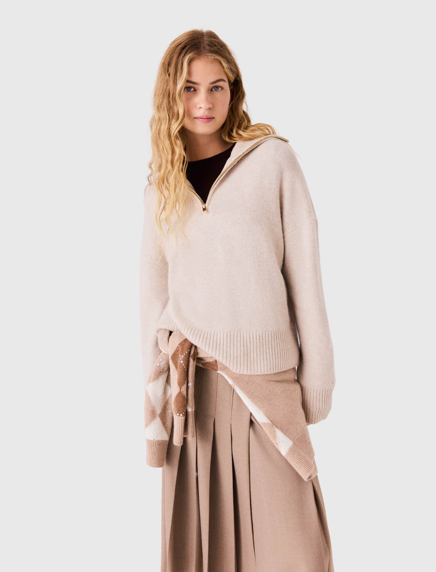 Cashmere jumper with zipped collar Beige