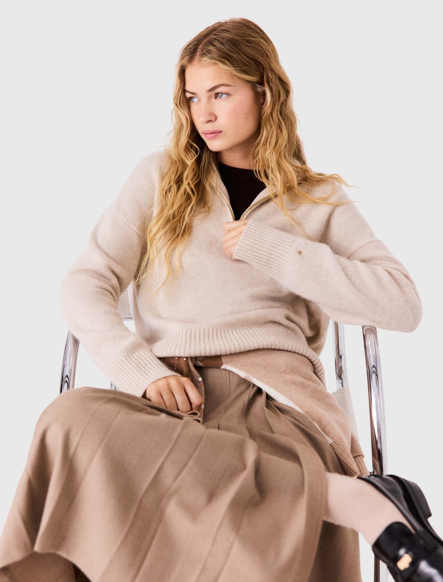 Cashmere jumper with zipped collar Beige