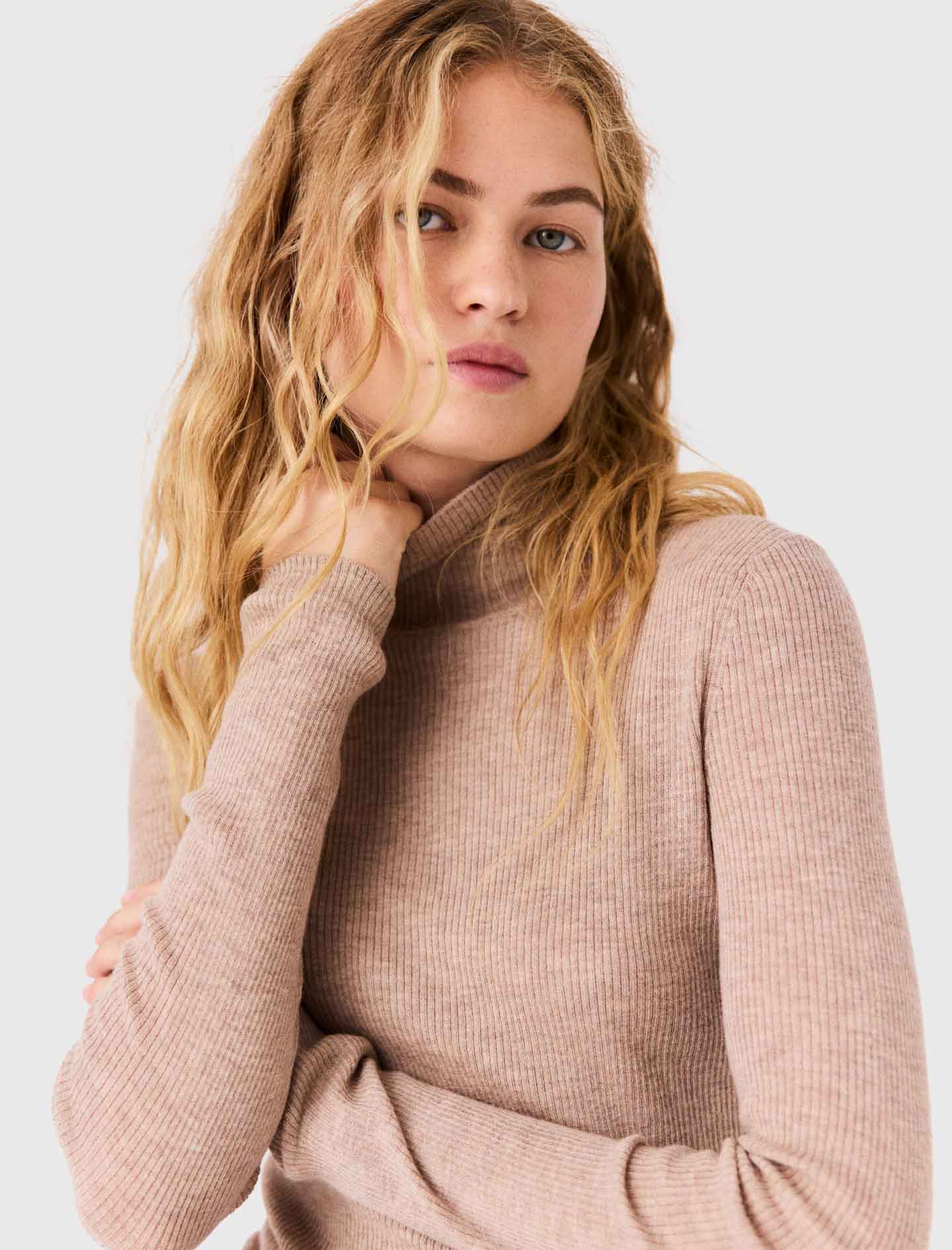 Second-skin jumper with high neck Beige
