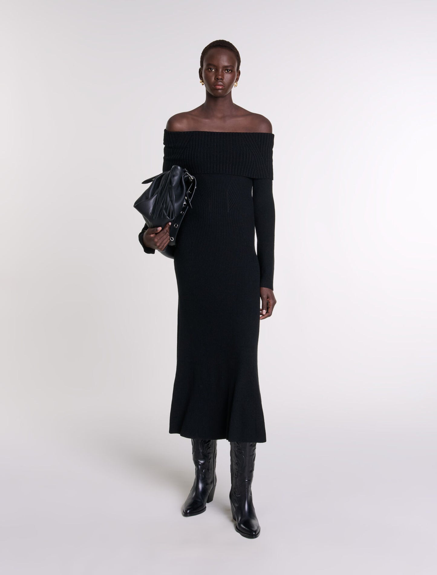 Black-featured-Knit Maxi Dress