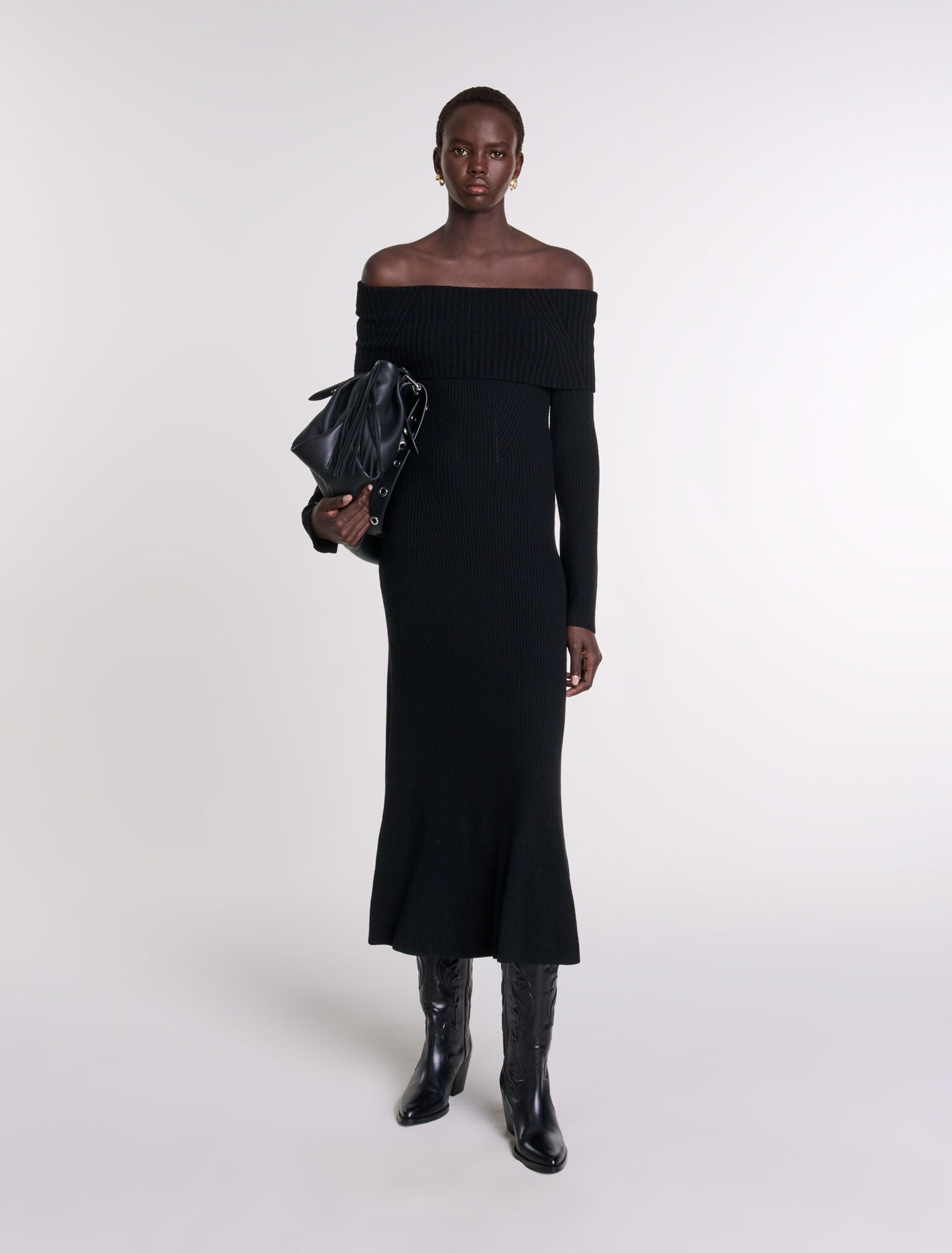 Black-featured-Knit Maxi Dress