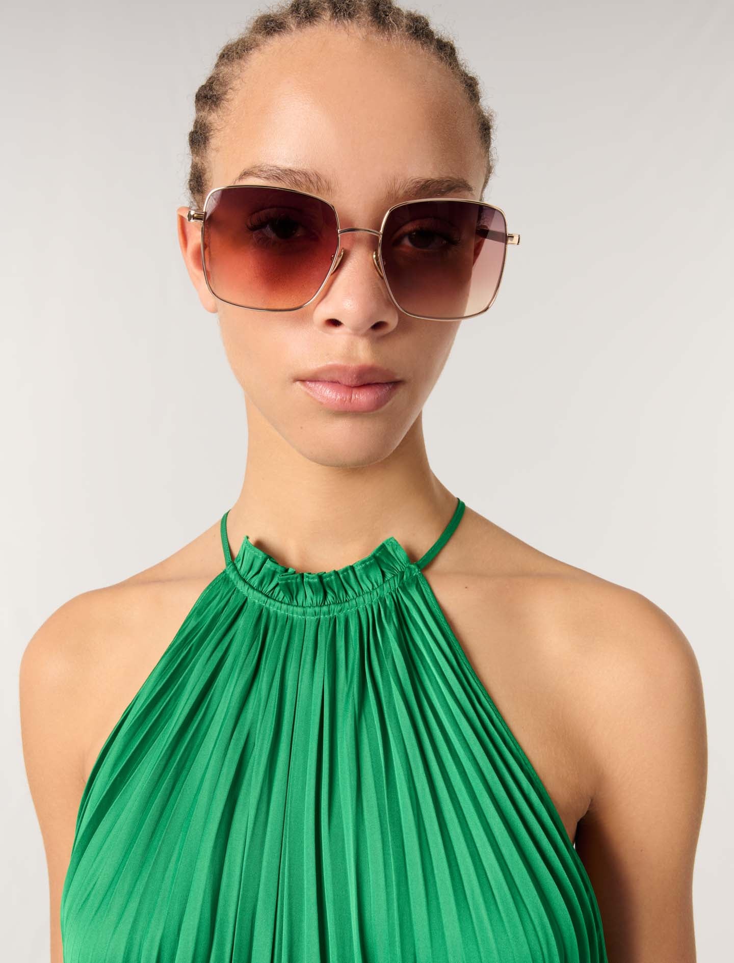 Green-Short pleated backless dress
