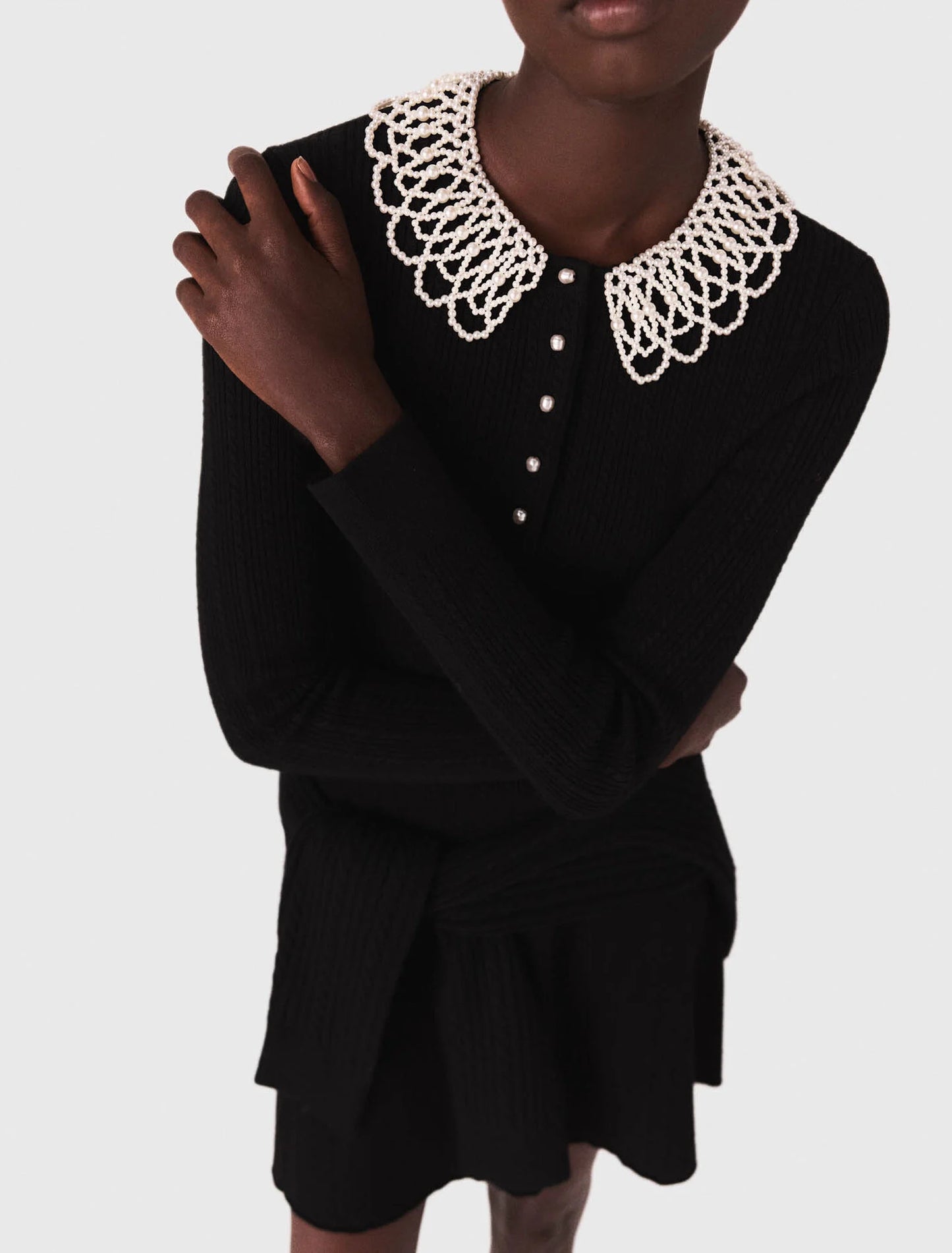 Short beaded-collar knit dress Black