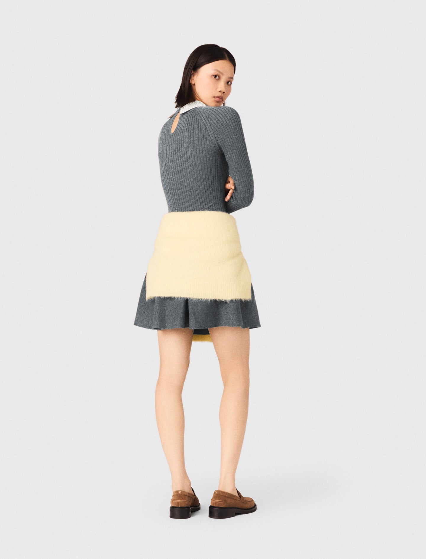 Beaded-collar short knit dress GREY