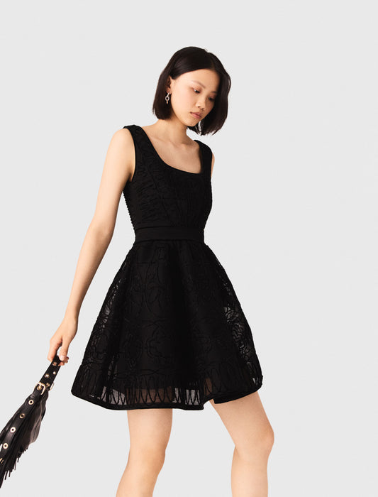 Short Embroidered Basket Knit Dress Black