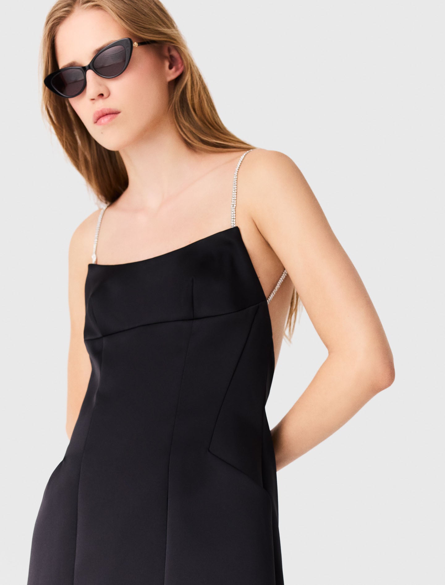 Short backless satin dress Black