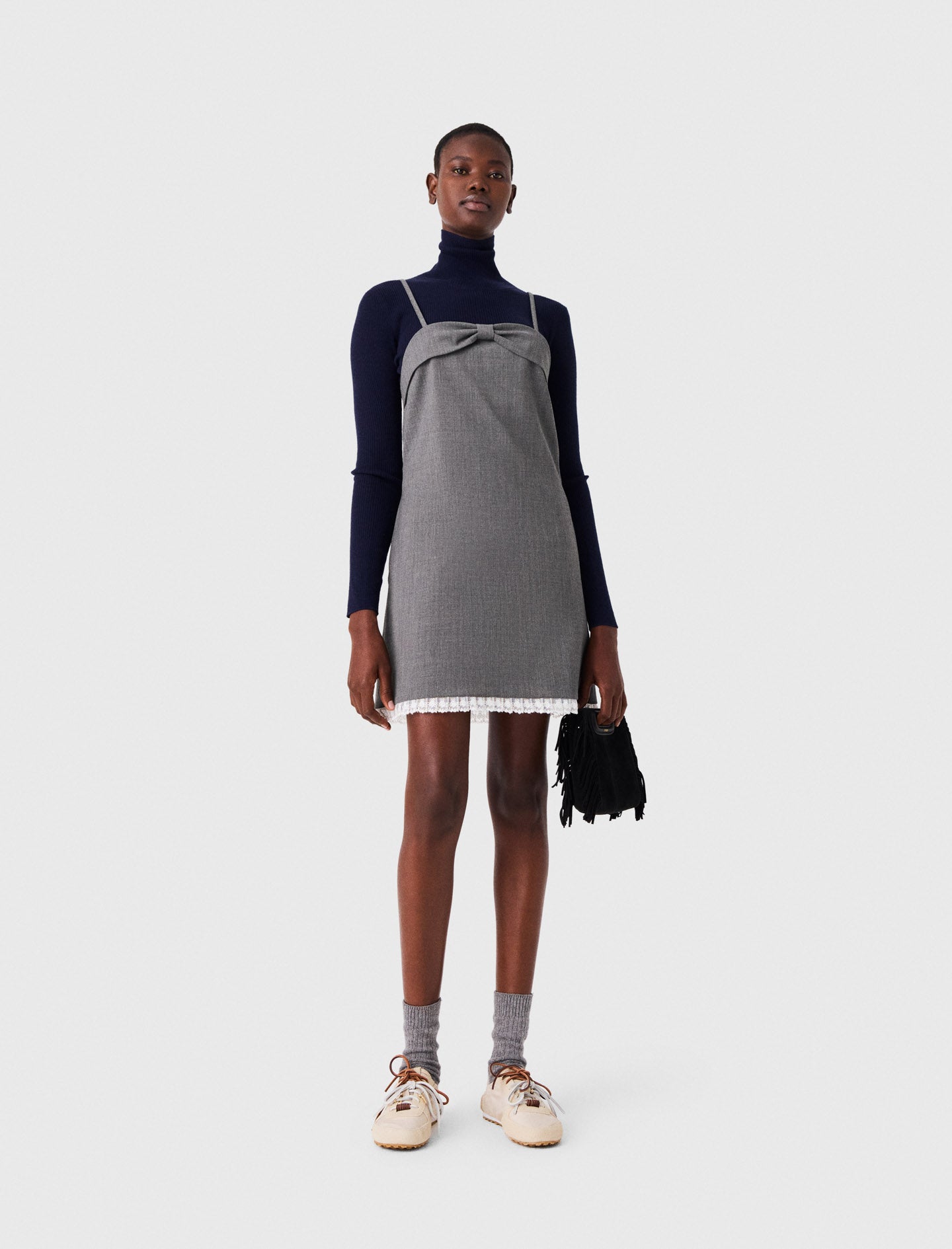 Short tailored dress with lace Grey