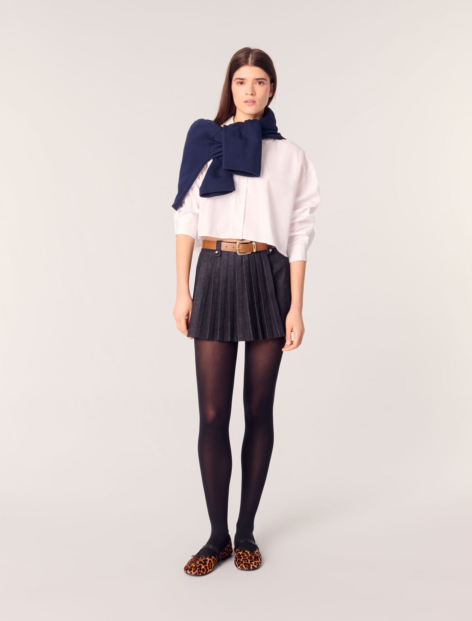 Black-featured-Layered-effect pleated denim shorts