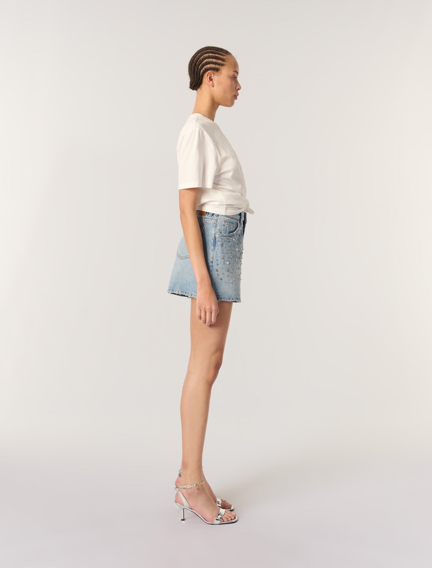 Blue-Studded denim shorts
