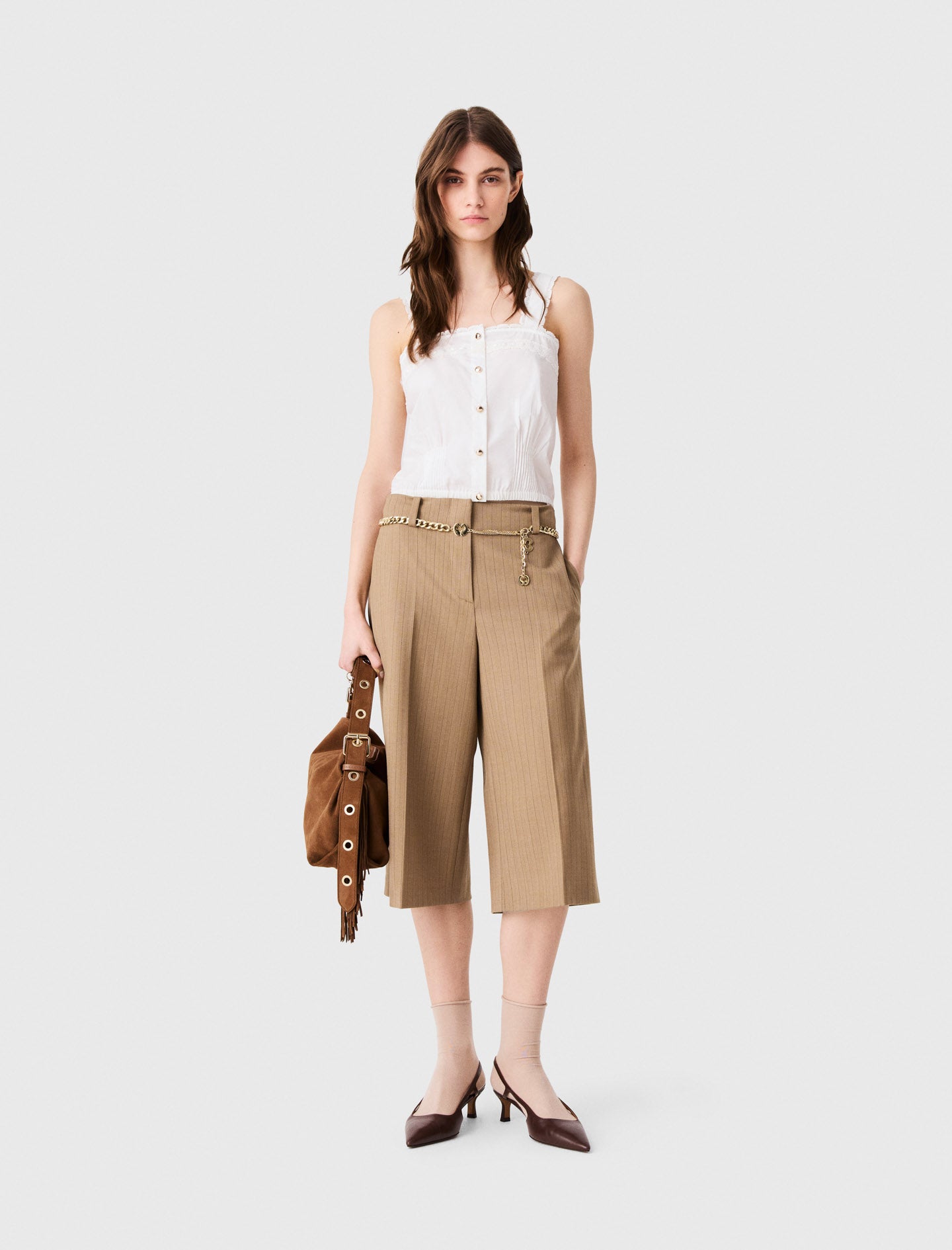Tailored pleated Bermuda shorts Beige