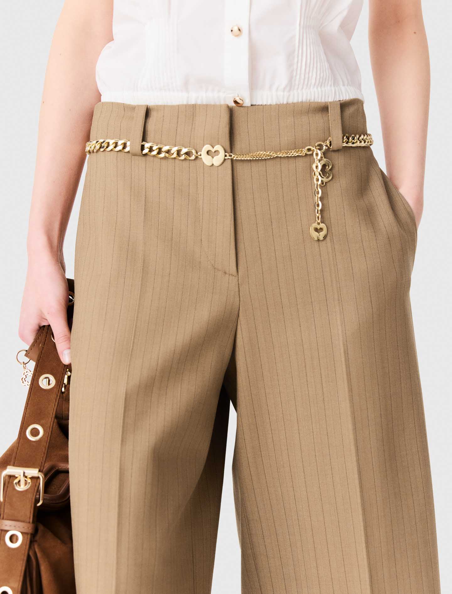 Tailored pleated Bermuda shorts Beige