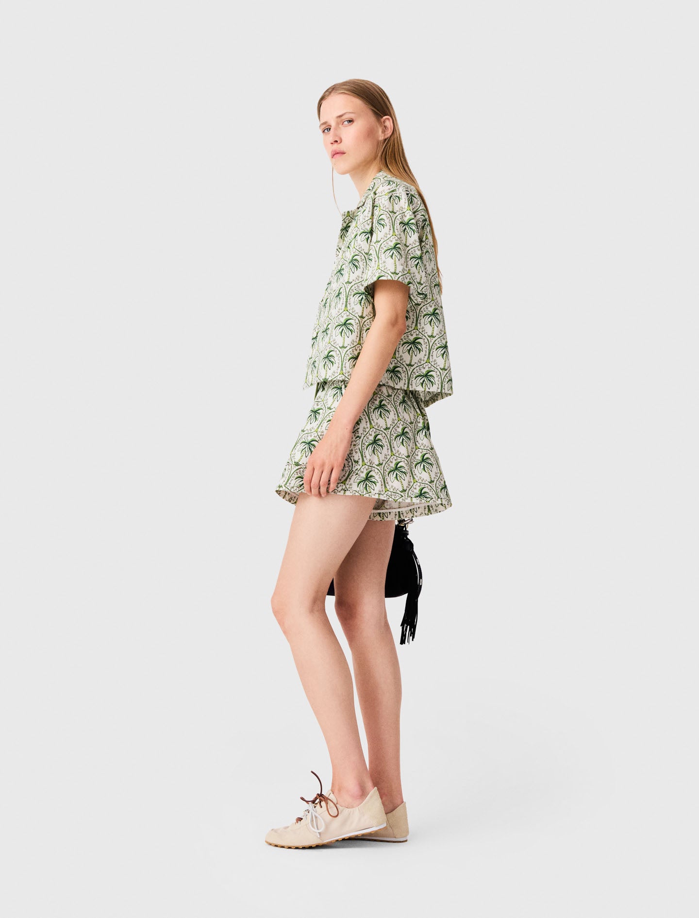 Patterned elastic waist shorts Green Palm Tree