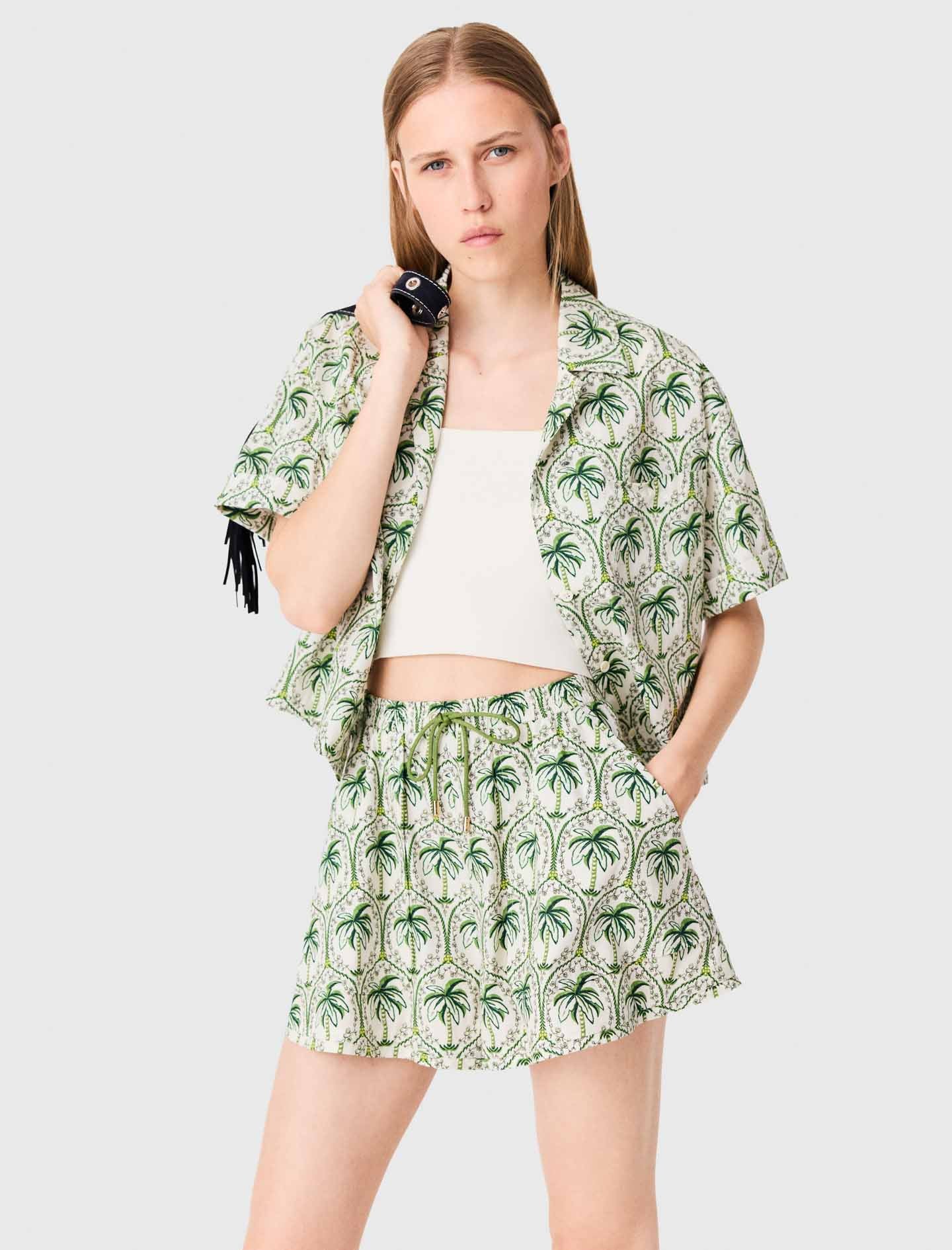 Patterned elastic waist shorts Green Palm Tree