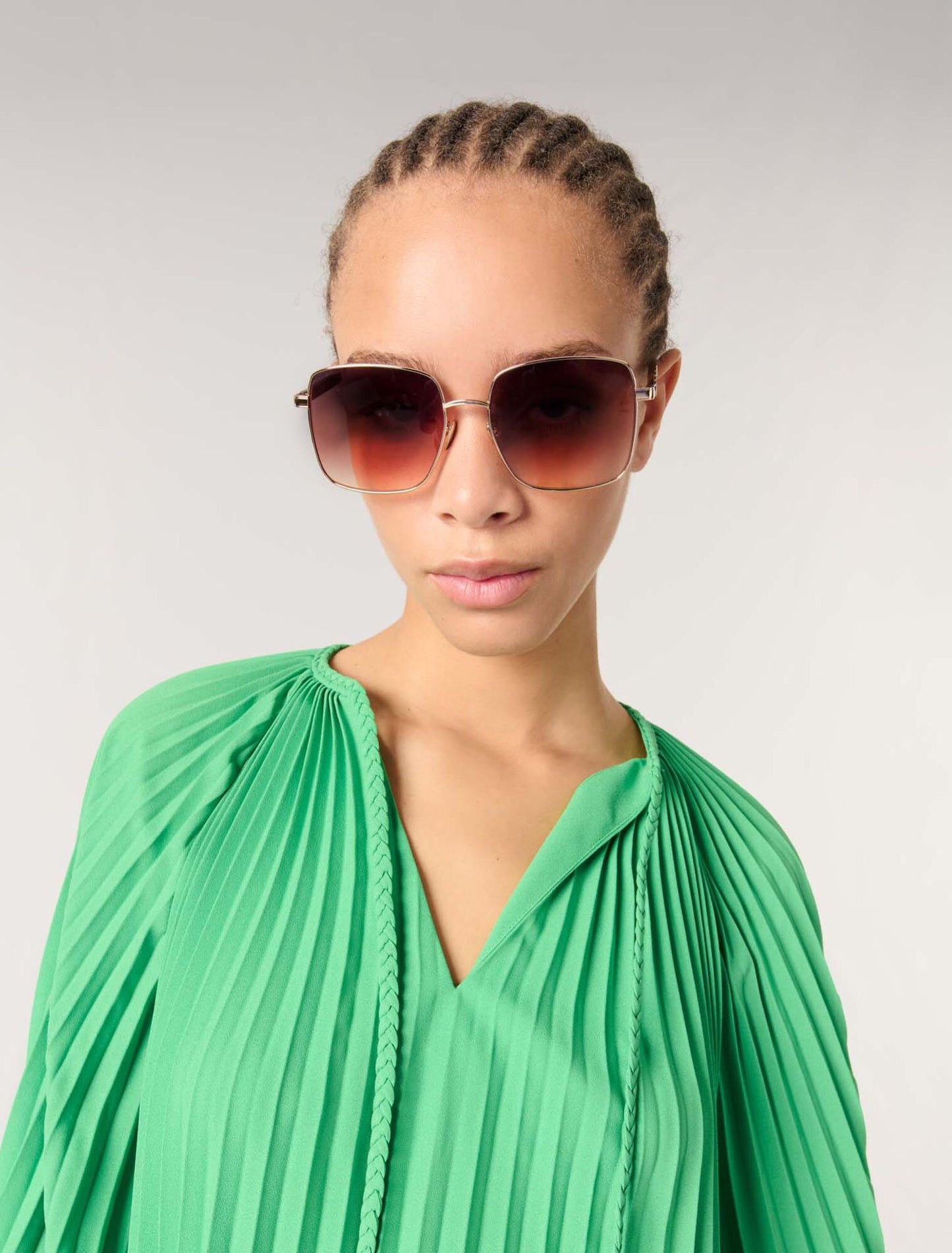 Green-Cape-effect pleated top