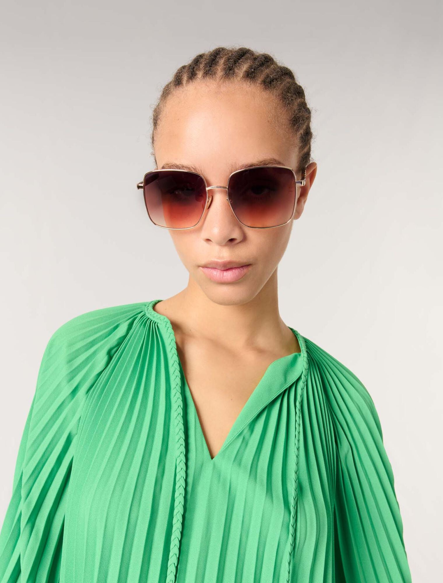 Green-Cape-effect pleated top