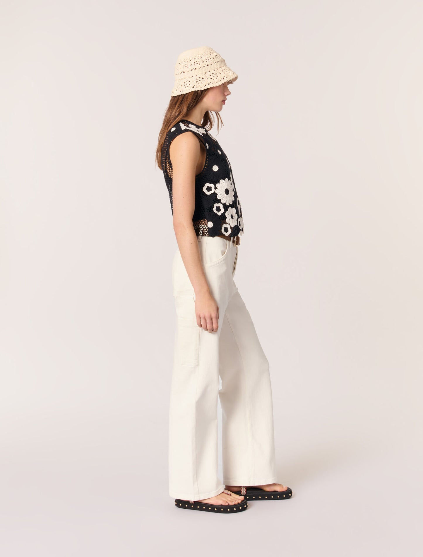 Black / White-Floral crochet top